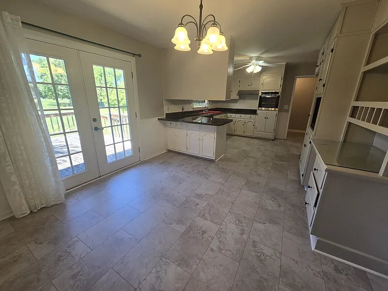 1775 Winchester Rd NE — Photo 2