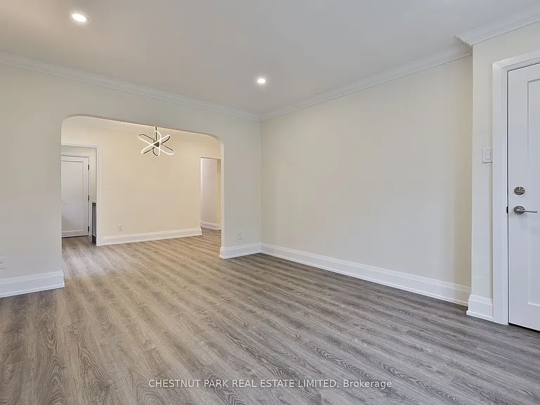4 Oriole Cres #MAIN — Photo 4