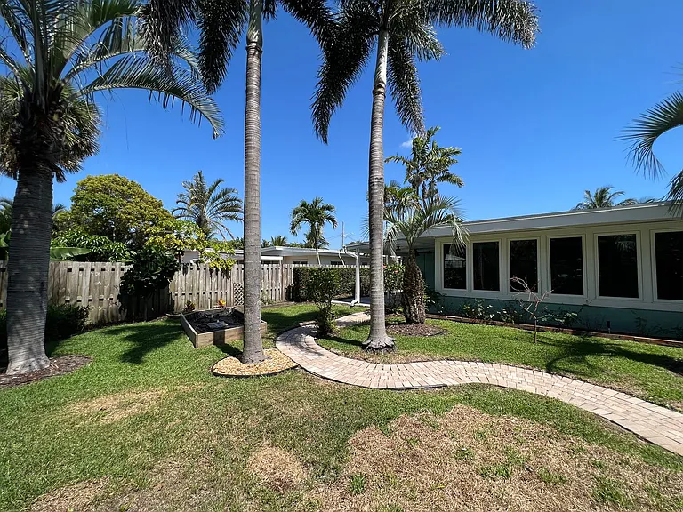 1927 Cypress Ave — Photo 16