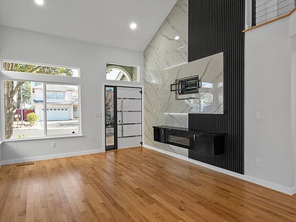 3rd image of 338 Ridgecrest Circle