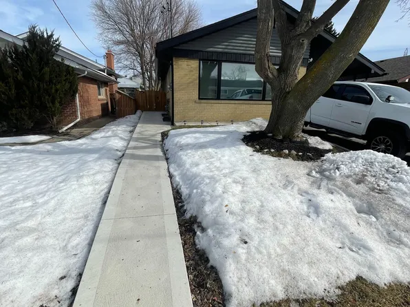 29 Pakenham Dr, Toronto, ON M9W 4B2