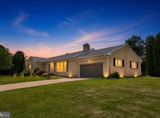 100 Lynbrook Dr N, York, PA 17402