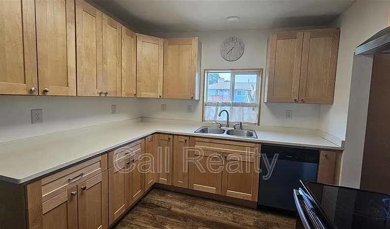 2903 N Smith St — Photo 13