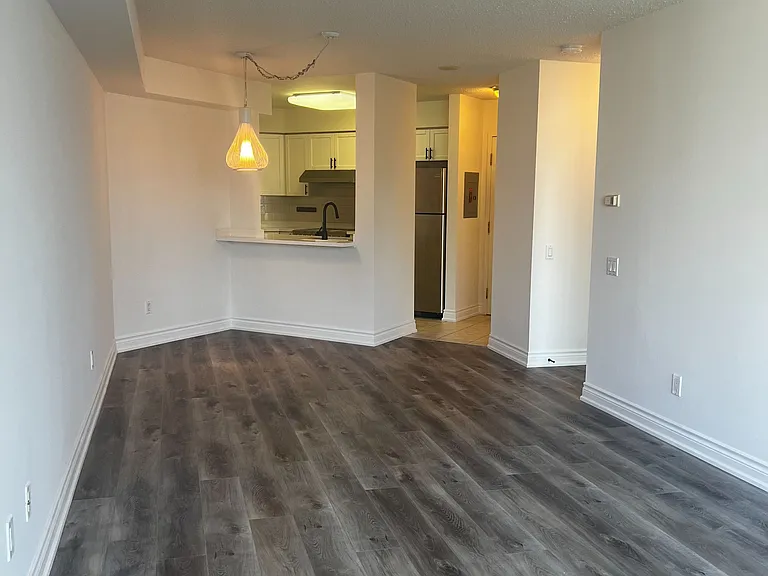 33 Empress Ave #616 — Photo 8