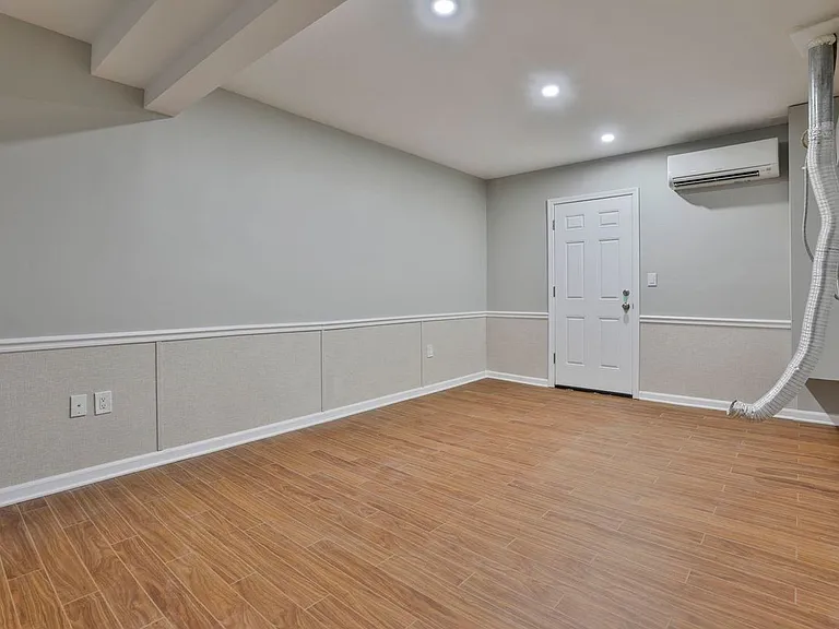 41A Howe Ln — Photo 11
