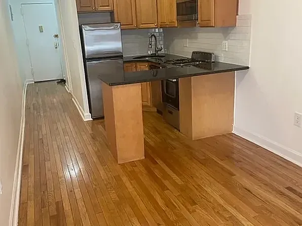 45 W 55th St #4H, New York, NY 10019