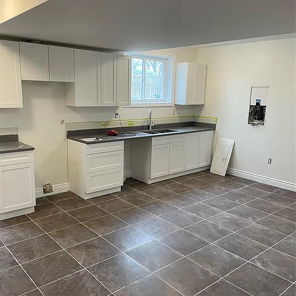 726 Grand Marais Rd E #LOWER — Photo 3