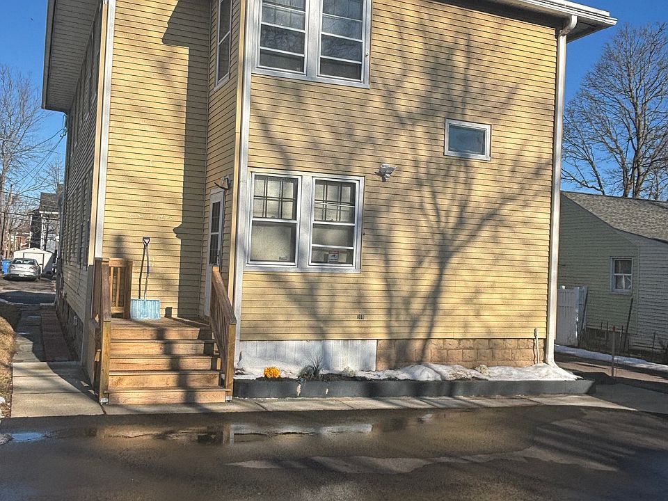 1st image of 143 Brown St #143