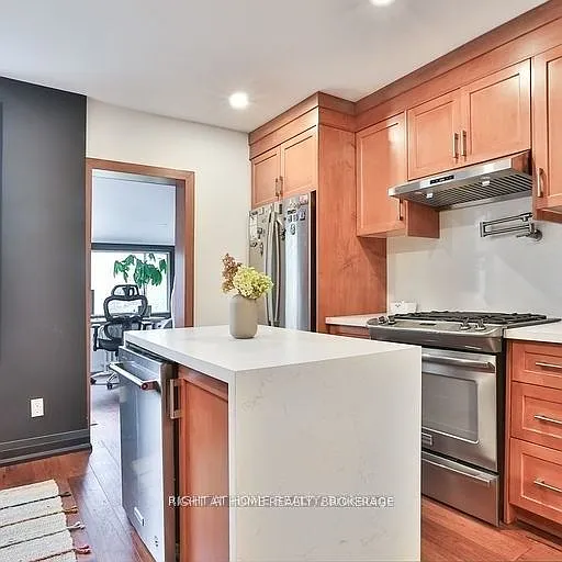 43 Kingston Rd — Photo 14