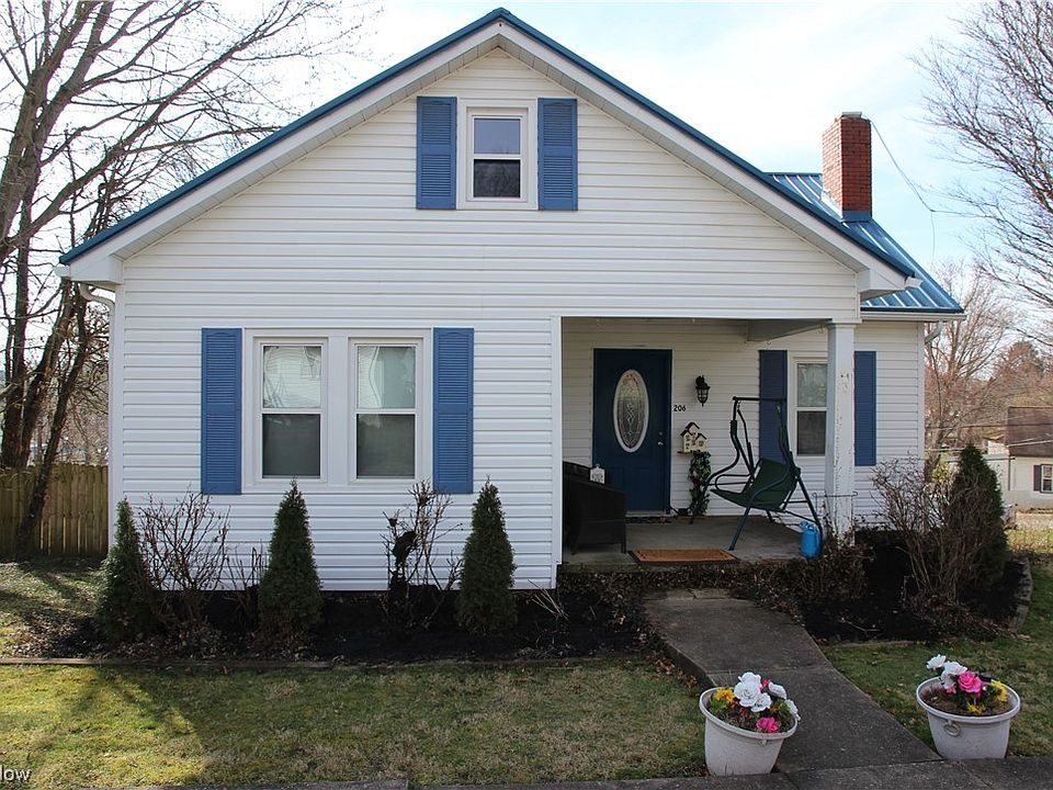 1st image of 206 W Main St