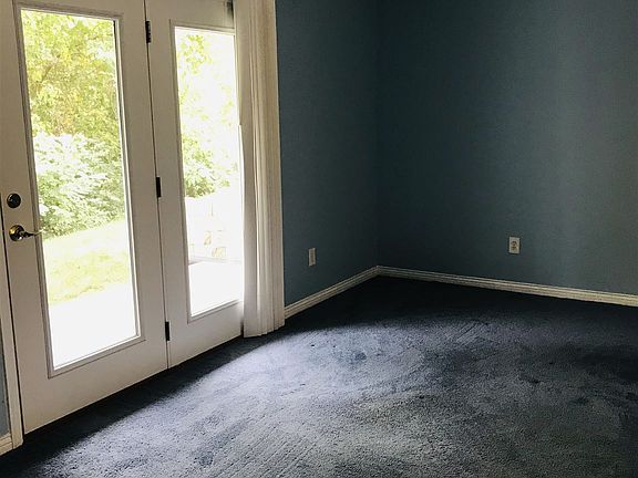3rd image of 135 Kincaid Ln