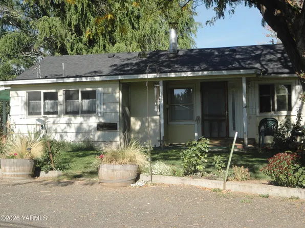 513 1/2 Newland Pl, Tieton, WA 98947