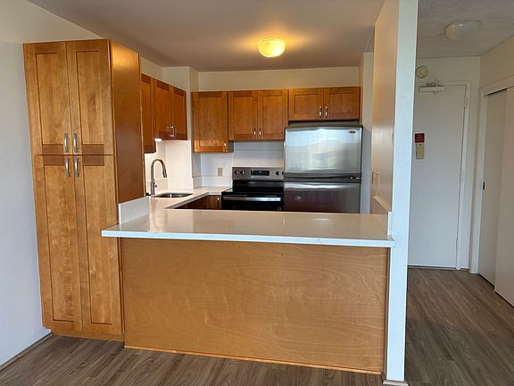 2nd image of 55 S Kukui St APT 608