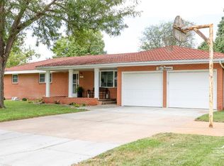 1013 N 2nd St, Garden City, KS 67846