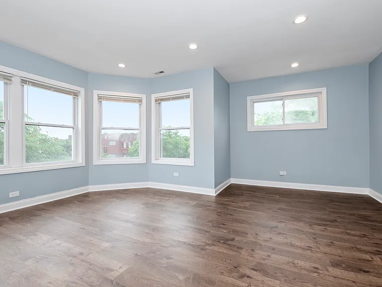 8101 S Throop St #3 — Photo 4