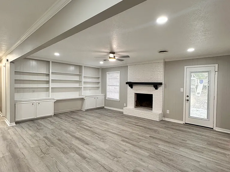 121 Fern Valley Rd — Photo 1