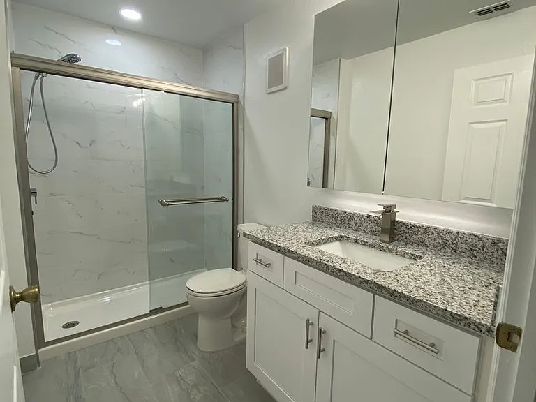 5455 Vineland Rd #3310 — Photo 12
