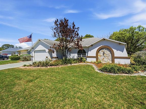 3rd image of 4298 Craigdarragh Ave