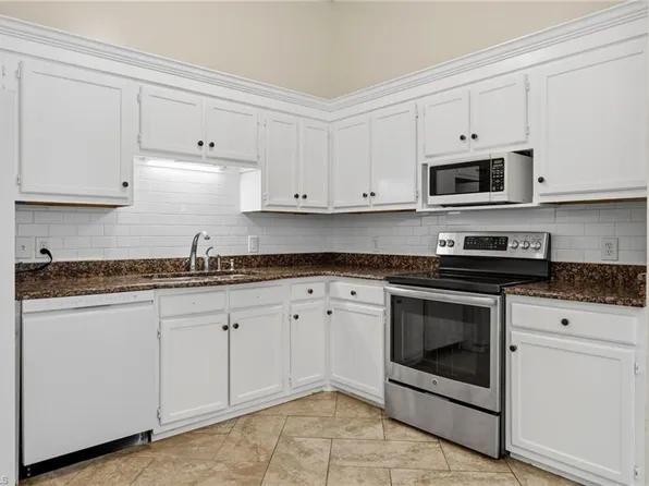 808 Circle Dr, High Point, NC 27262