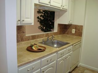 10310 Luria Commons Ct APT J, Burke, VA 22015