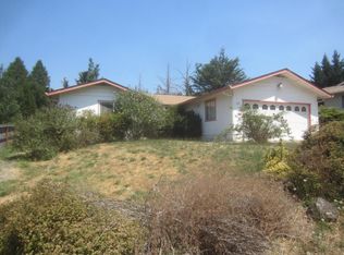 325 7th St, Rogue River, OR 97537