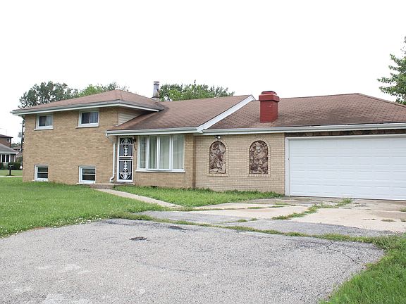 2nd image of 7902 W 77th St