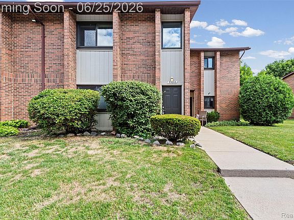 3rd image of 33693 Pondview Cir