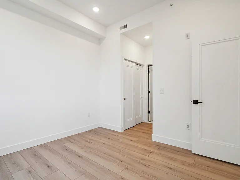 1621 Point Breeze Ave #4 — Photo 32