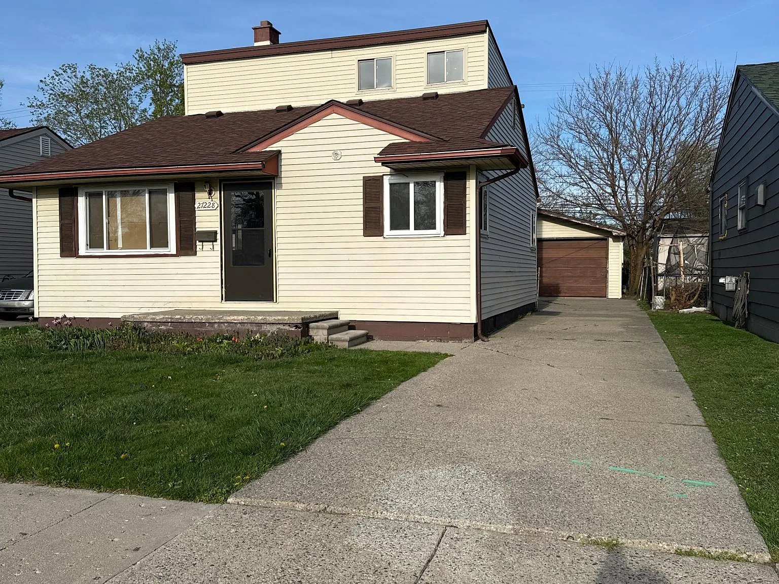 27228 Seyburn Ave — Photo 3