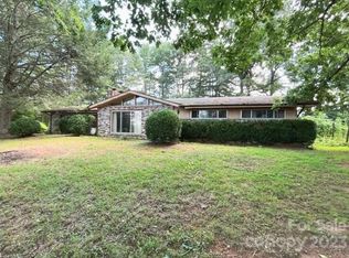 795 Etowah School Rd, Hendersonville, NC 28739
