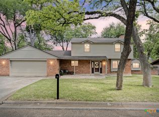 1903 N Harding Ave, Cameron, TX 76520