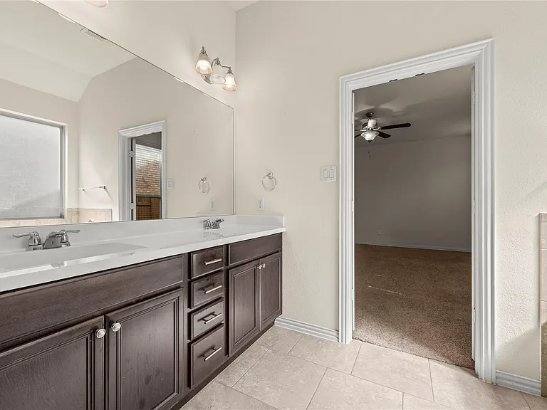 3665 Bainbridge St — Photo 26
