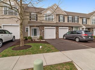 302 Oxford Ln, Chalfont, PA 18914