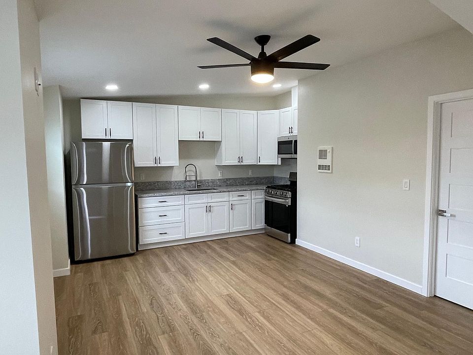 1st image of 3830 Marlborough Ave #3830