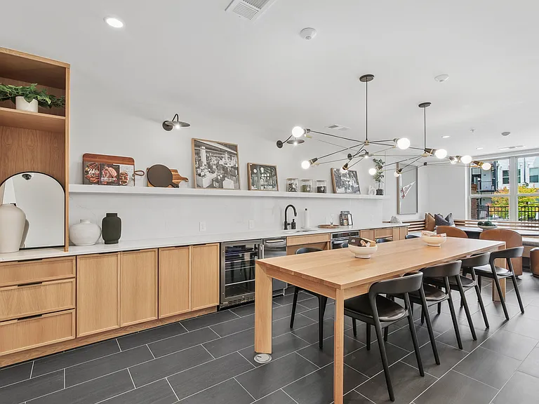 Avana on Main — Photo 28