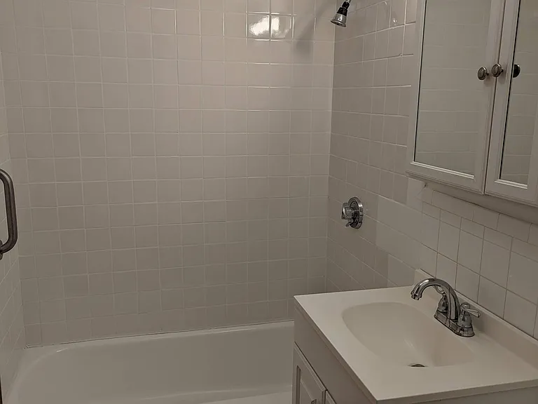 524-526 Highland Ave #11A — Photo 7
