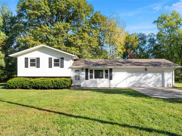 440 W Park St, Mount Olive, IL 62069