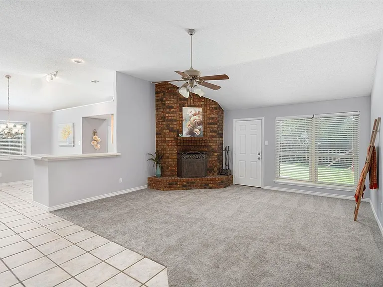 1533 Springaire Ln — Photo 2
