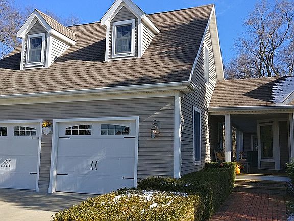 2nd image of 15882 Danbury Dr