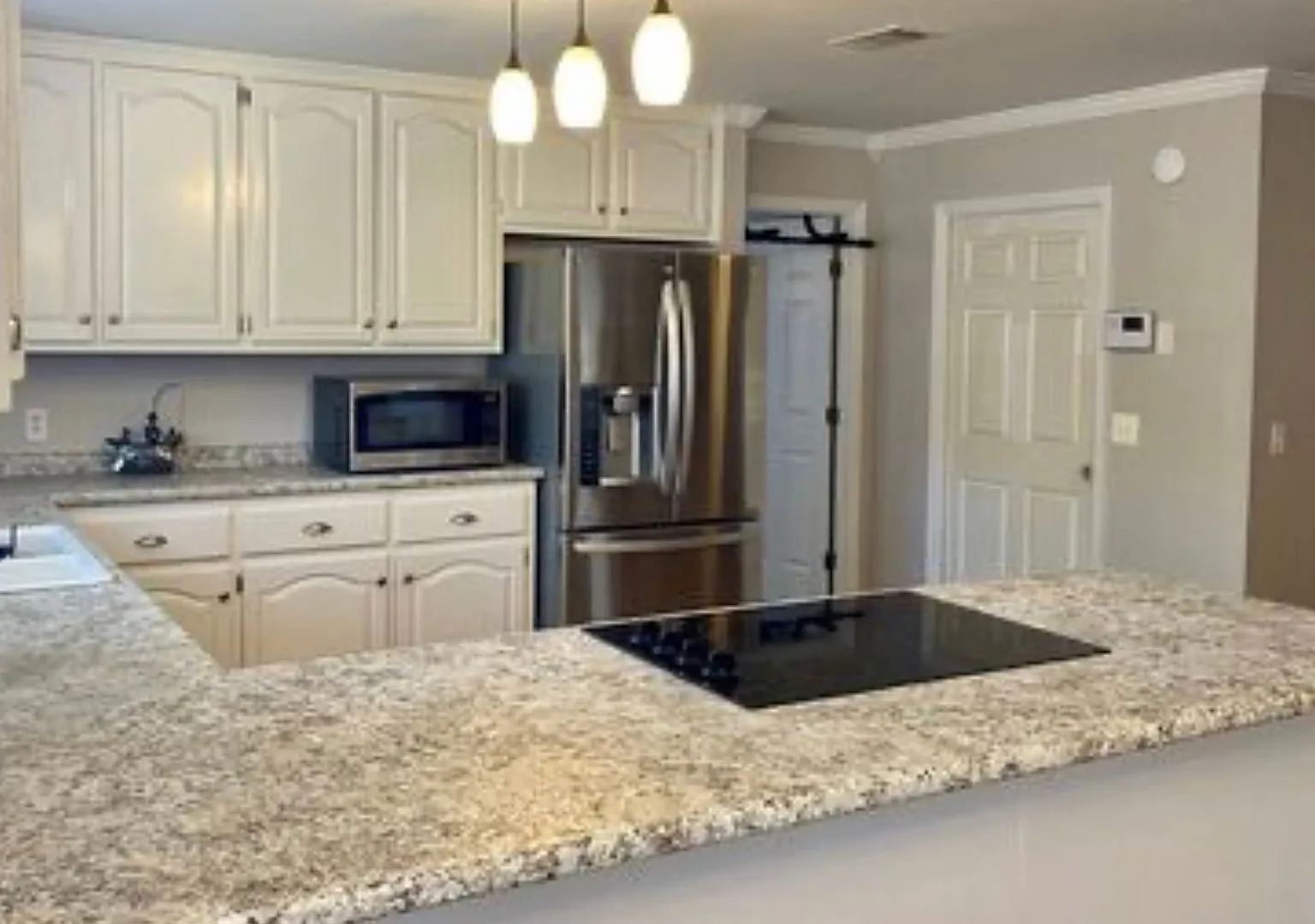 Charming 4-bedroom/2 bath brick home in Belle Meade neighborhood — Photo 2