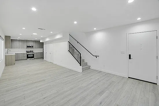 616 Granada St #4