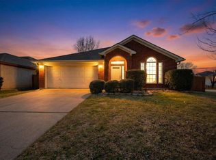 1025 Caleb St, Burleson, TX 76028