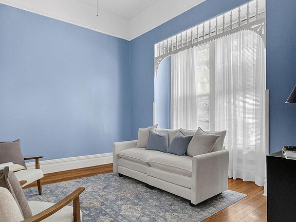 5th image of 208 McKibbon St