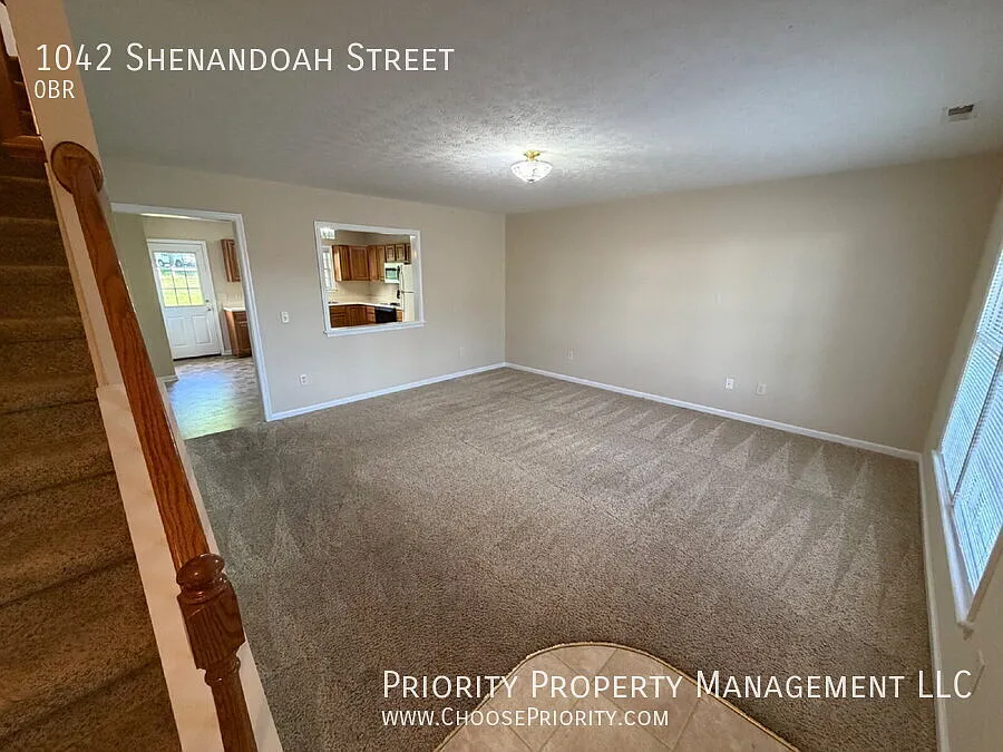 Spacious 3-Bedroom, 2.5-Bath Home in Harrisonburg — Photo 3
