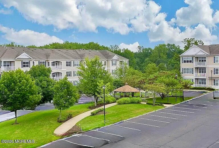 631 Sloan Ct — Photo 9