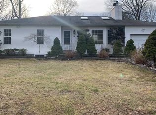 10 Sea Shore Ave, East Quogue, NY 11942