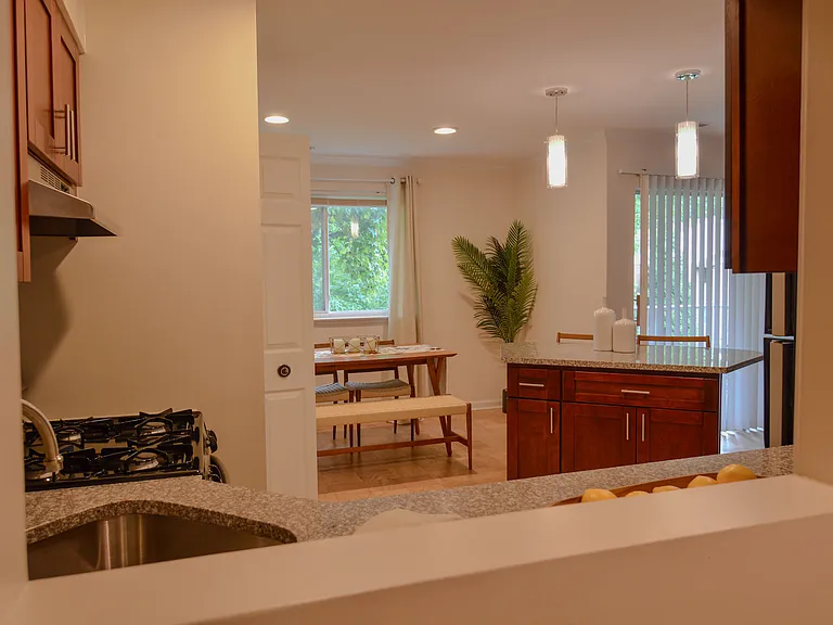 Columbia Choice Apartments — Photo 31