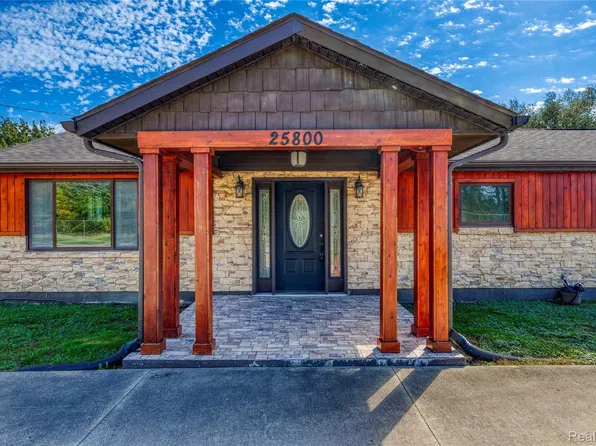 25800 N North River Rd, Harrison Township, MI 48045