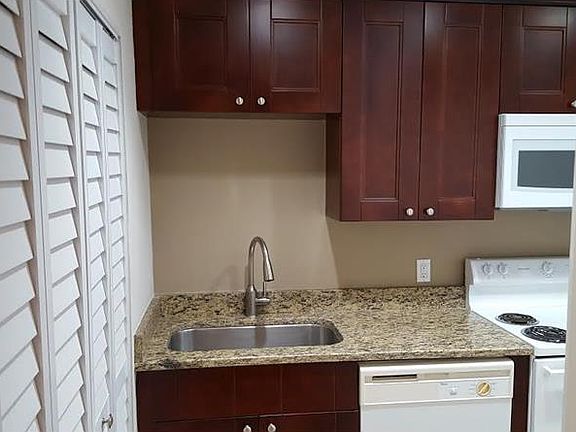 2nd image of 508 S Westland Ave APT 1