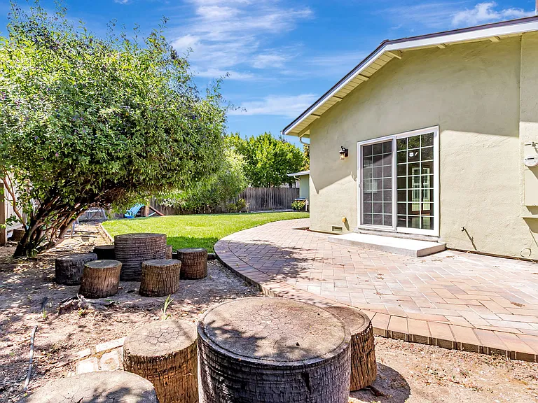 1070 Morningside Dr — Photo 34